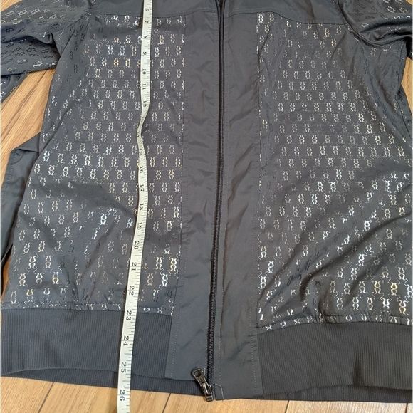 LULULEMON limited edition new moves silver gray full zip windbreaker jacket - Picture 8 of 9